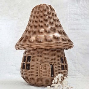 Maisonnette miniature en rotin faite à la main, design tendance, jouet pour enfants, maison de jeu écologique - Product Image 1