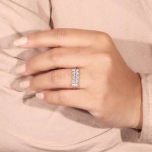 Anillo de Cinco Piedras de Diamantes Creados en Laboratorio para Mujer, Corte Ovalado, Diamantes Certificados, Oro Sólido, Joyería de Compromiso, Anillo de Promesa Elegante - Product Image 5