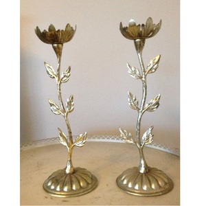 Columna de balaustre esférico múltiple de bronce envejecido estilo Dark Academia con base ranurada concéntrica - Product Image 2