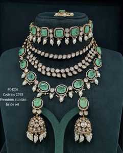 Premium-quality Kundan bridal look set includes a <b>statement</b> choker, layered <b>necklace</b>, matching earrings, - Product Image 3