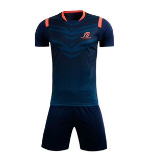 Tenue de football en tissu respirant et anti-transpiration de haute qualité, conçue pour garder les joueurs au frais et au sec lors des matchs de football intenses - Product Image 1