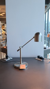 Lampe de bureau minimaliste en métal et acier, abat-jour en forme de dôme, LED 5000K lumière du jour, contrôle par interrupteur, AC 220V, Lumetal - Product Image 6