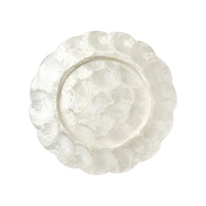 Plato de servir decorativo de concha de capiz de nácar festoneado blanco con borde ondulado para mesa de boda al por mayor - Product Image 1