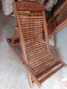 Fauteuil Ezi en bois de Sheesham, chaise en bois artisanale avec finition naturelle pour la maison, le salon, la détente et la relaxation - Product Image 3