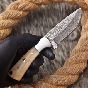 Couteau de chasse, de camping et de bushcraft à lame fixe en acier Damas forgé sur mesure avec manche en os, vente en gros OEM - Product Image 2