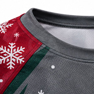 Maillot de sport de Noël à séchage rapide, conçu avec un tissu léger pour l'entraînement et les activités sportives festives en plein air - Product Image 5