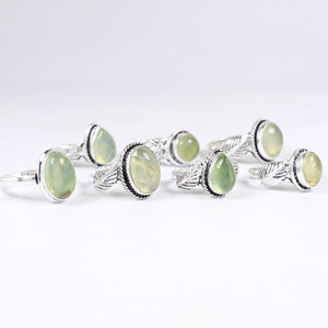 Pulsera Artesanal de Prehnita Natural con Cuentas Decorativas y Baño de Plata 925 sobre Latón, Estilo Bohemio Vintage Cristiano para Mujer - Product Image 2