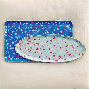 Ensemble de plateaux de service en métal faits à la main, plats décoratifs irréguliers en métal, assiettes à collation modernes minimalistes à blocs de couleur, plateau de vente en gros - Product Image 5