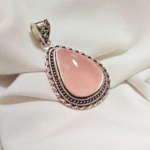 จี้รูปหยดน้ำทำจากโรสควอตซ์ เงินแท้ 925 สร้อยคอพลอยทำมือ ของขวัญสำหรับผู้หญิง เครื่องประดับเพื่อสุขภาพ - Product Image 2