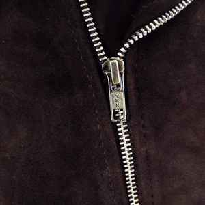 Nueva Llegada Chaquetas de Cuero para Hombre a la Moda Otoño Gamuza Color Sólido Diseño Personalizado Popular Chaqueta Masculina Casual de Terciopelo - Product Image 4