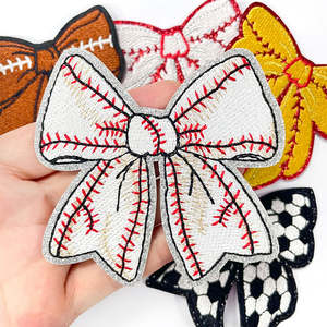 Parches Termoadhesivos para Gorras al por Mayor, Parche Bordado Pequeño con Lazo y Decoración de Purpurina para el Día del Partido de Fútbol Americano Universitario de EE. UU. - Product Image 2