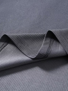 Camiseta con Capucha de Manga Corta Azul Marino para Hombre, Corte Regular, Tejido Ecológico, Informal, con Logotipo Estampado en la Parte Delantera - Product Image 5