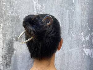 Épingles à cheveux artisanales en corne de buffle naturelle polie, écologiques, pour coiffures traditionnelles et modernes, mariages et chignons - Product Image 5