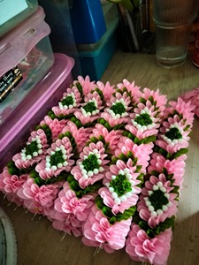 Guirnalda de Flores Artificiales Tailandesas, Decoración Floral Hecha a Mano - Product Image 3