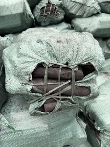 Carbón Vegetal de Madera Dura de Alta Densidad Premium con Valor Calorífico de 7000-8000 Kcal/kg y Contenido de Ceniza del 3.0-5.0% para Uso Profesional en Barbacoas - Product Image 4