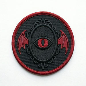 Patch brodé personnalisé chauve-souris gothique ailée avec épée, badge thermocollant rond pour vêtements punk, vestes, fournisseur en gros DIY - Product Image 2