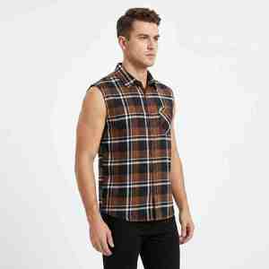 เสื้อเชิ้ตแขนกุดลายสก็อตสีน้ำตาลดำสไตล์ใหม่สำหรับผู้ชาย คอปกพับติดกระดุม ผ้าฝ้ายระบายอากาศได้ดี สวมใส่สบาย - Product Image 1
