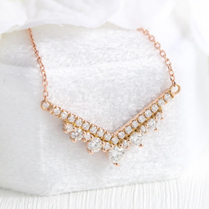 Collier en or rose en forme de V avec diamant cultivé en laboratoire - Product Image 5