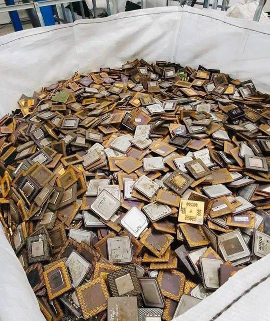 OLD RECOVERY CPU CERAMIC PROCESSOR SCRAPS