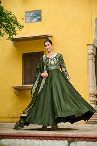 Costume Anarkali moderne en soie Vichitra prêt-à-porter avec broderie en fil de Zari pour mariage, Diwali et bal de promo - Product Image 1