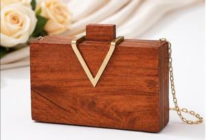 Bolso de Mano Moderno de Madera con Diseño Creativo en Forma de V de Latón, Regalo Promocional Novedoso, Bolso de Moda de Lujo - Product Image 6