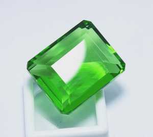 Pierre précieuse naturelle grenat vert taille émeraude, certifiée, pour la fabrication de bijoux, bague, pendentif - Product Image 3