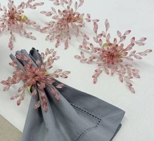 Anneaux de serviette perlés roses - Product Image 3