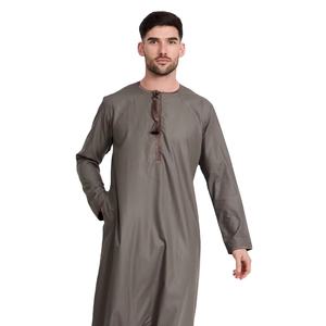 Venta al por mayor de los hombres de algodón Casual Robe Thobe Abaya bordado de manga larga transpirable antiarrugas ligero de talla grande adulto Thawb - Product Image 1