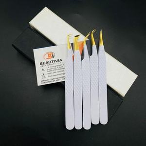 แหนบต่อขนตาเหล็กอย่างยั่งยืนสีขาวพร้อมปลายพลาสม่าสีทองใช้อย่างมืออาชีพ - Product Image 6