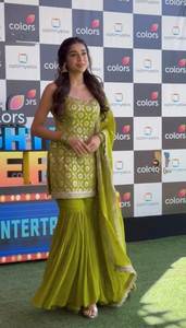 Salwar Kameez Dupatta pakistaní islámico de color precioso, estilo actriz de series de televisión, muy solicitado, para una elegante ropa islámica. - Product Image 2