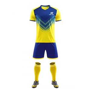 Vêtements de sport confortables pour hommes, uniforme de football 100% polyester, uniforme de football sur mesure pour hommes - Product Image 1