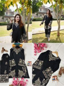 ชุดเซ็ตเสื้อผ้าผู้หญิงสุดเก๋ ดีไซน์ทันสมัย เหมาะสำหรับใส่ลำลอง ใส่ทำงาน และใส่ในชีวิตประจำวัน - Product Image 4