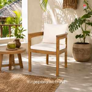 Fauteuil d'extérieur en bois massif avec coussin, chaise de jardin tropicale pour hôtel, resort, villa, mobilier - Product Image 1