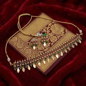 JeweleMarket Ensemble Collier et Boucles d'Oreilles Assorties en Alliage Doré Style Indien Traditionnel avec Strass en Cristal |   Bijoux de mariée ethniques - Product Image 1