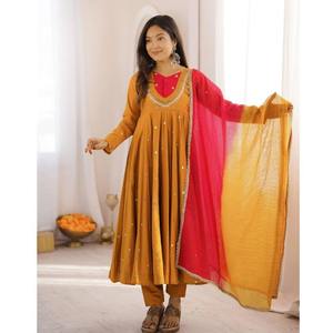 Ensemble de robe en soie romaine pour femmes avec dupatta à carreaux Kota et pantalon, tenue ethnique festive AU5023 -DC - Product Image 2