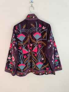 Chaqueta Bomber Corta de Terciopelo Bordada Suzani, Hecha a Mano, Vintage, Reversible, Ecológica, Estilo Boho Hippie, Regalo para Ella - Product Image 6