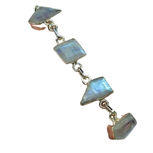 Bracelets à breloques en argent sterling 925 avec pierre de lune arc-en-ciel - Bijoux de style bohème pour mariage/fiançailles - Product Image 1