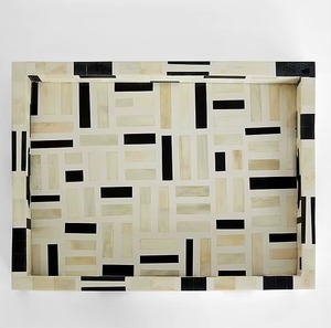 Accessoires de luxe pour la maison et projets de décoration intérieure : Plateau décoratif artisanal en os incrusté pour un style de vie haut de gamme - Product Image 5