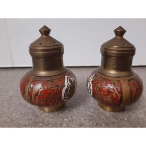 Antique Brass Spice Shakers Set <b>Red</b> Enamel Decorative Design Durable Herb Tools Stainless Steel Eco-Friendly Leak Proof - Product Image 1