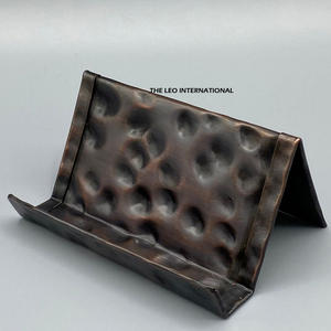 Exhibidor de Tarjetas de Visita de Oficina Pequeño y Elegante de Acero Inoxidable con Acabado Plateado Brillante, Disponible al por Mayor - Product Image 4