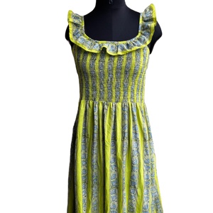 Robe longue d'été vintage à imprimé floral 100 % coton, sans manches, brodée à la main, taille naturelle, longueur maxi, devant - Product Image 1