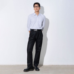 Pantalones estampados de compresión de poliéster caqui para hombre ODM precio al por mayor personalizado Procesamiento de ropa OEM hecho en Vietnam - Product Image 3