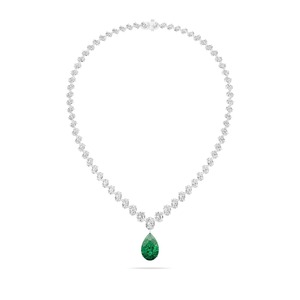 Collier de luxe élégant en or jaune avec diamant de laboratoire vert taille poire et ovale, 17 pouces - Product Image 3