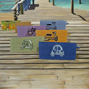 Étui à lunettes de soleil artisanal |   Protection élégante et unique pour les lunettes |   Tissu de qualité supérieure |   Broderie à la main |   STUDIO N |   Cadeau Parfait - Product Image 1