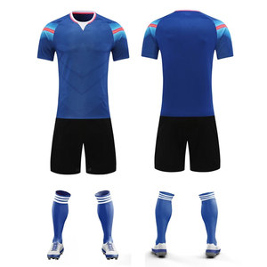 Tenue de football unisexe, nouveau design, haute qualité, vêtements de sport fabriqués en usine, ensemble de maillots de football unisexe par sublimation - Product Image 4
