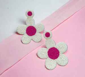 Pendientes de moda con bordado a mano de cuentas en forma de Ete y bordado de cuentas - Product Image 1