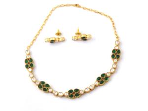Conjunto de collar y aretes con gemas verdes, aretes de latón chapados en oro de 18k - Joyería hecha a mano - Product Image 2