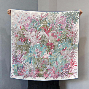 ผ้าพันคอไหมพิมพ์ลายพรีเมียมขายดีรุ่นใหม่สำหรับผู้หญิง ผ้าซาตินเนื้อนุ่ม พิมพ์ลายเรียบหรู - Product Image 6