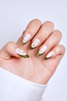 Faux ongles à presser personnalisés, vert chromé, French manucure, vente en gros, motif étoile, forme amande, estampage doré, taille moyenne, ABS