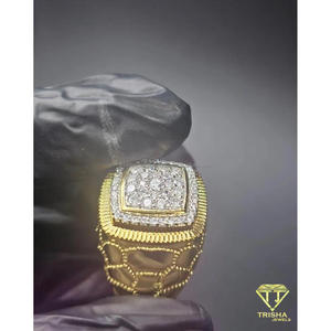 Anillo Cuadrado de Plata de Ley 925 con Diamantes de Moissanita, Tono Dorado, Joyería de Alta Gama para Compradores Mayoristas - Product Image 2